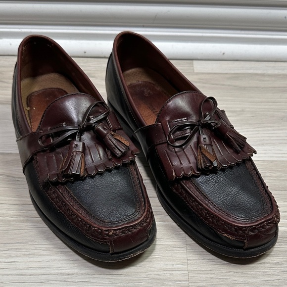 Johnston & Murphy Men\'s Genuine Leather Loafers with Tassels - Black and Brown 9